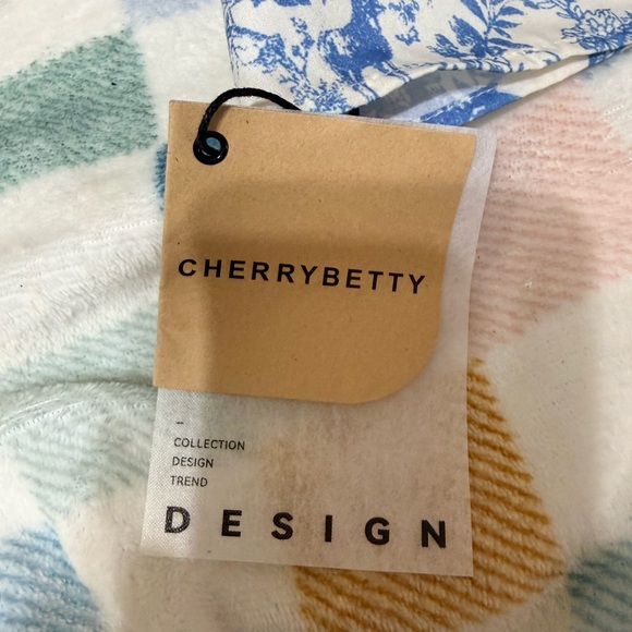 Cherry Betty Shirt - Picture 2 of 10